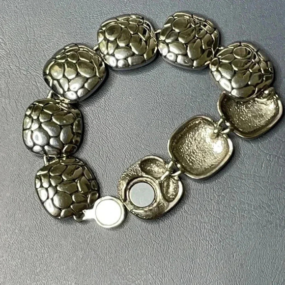Concord Cobblestone Silvertone Bracelet Magnetic Closure 7.5” Premier Designs - Picture 5 of 8
